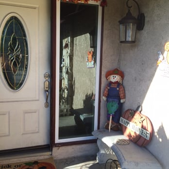 Vista Window Mfg - Our side window panel with our old door. - Windows Installation Near Me - Monrovia, California Vista Window Mfg - Our side window panel with our old door. - Windows Installation Near Me - Monrovia, California