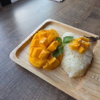 Thanida Thai Restaurant And Bar - Mango sticky rice - Thai Near Me - Alexandria, Virginia Thanida Thai Restaurant And Bar - Mango sticky rice - Thai Near Me - Alexandria, Virginia