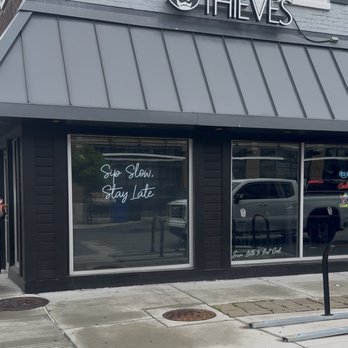 Thieves - Cocktail Bars Near Me - Indianapolis, Indiana