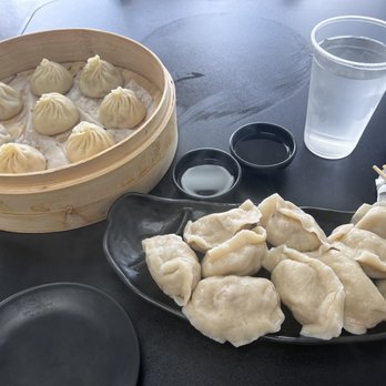 Dumpling King - Pork soup dumplings and boiled pork and bok choy dumplings. - Dim Sum Near Me - Pembroke Pines, Florida