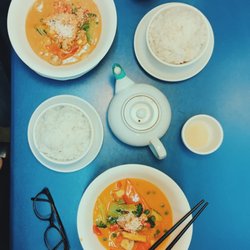 Tônis - Dope peanut butter gucken curry and mango tofu curry