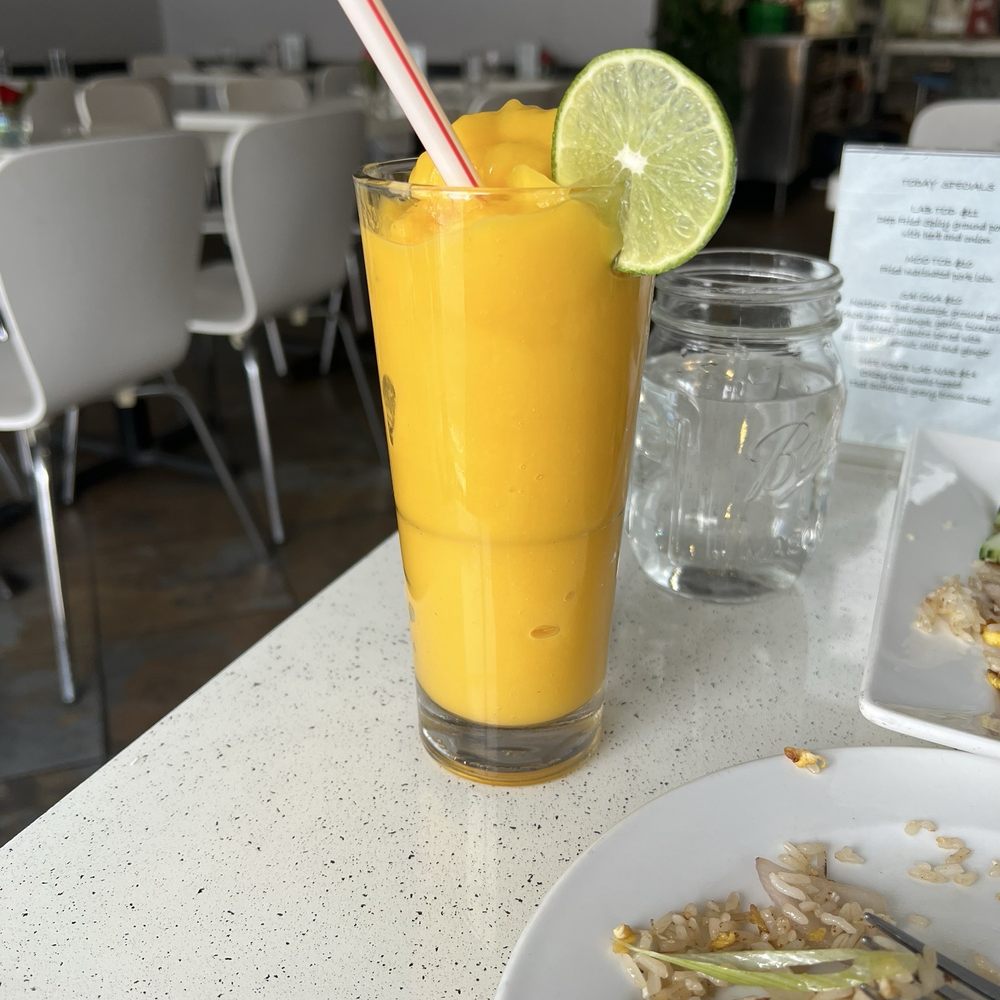 Andy's Thai Kitchen - mango smoothie - Thai Near Me - Chicago, Illinois