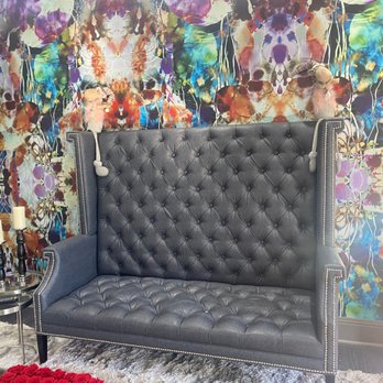 JUVE' Hair Salon - Waiting area - Hair Stylists Near Me - Orlando, Florida JUVE' Hair Salon - Waiting area - Hair Stylists Near Me - Orlando, Florida