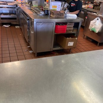 Del Taco - trash - Mexican Near Me - Adelanto, California Del Taco - trash - Mexican Near Me - Adelanto, California
