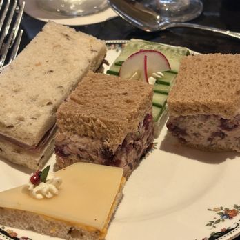 The St. Regis Houston by Marriott - Sándwiches - Hotels Near Me - Houston, Texas