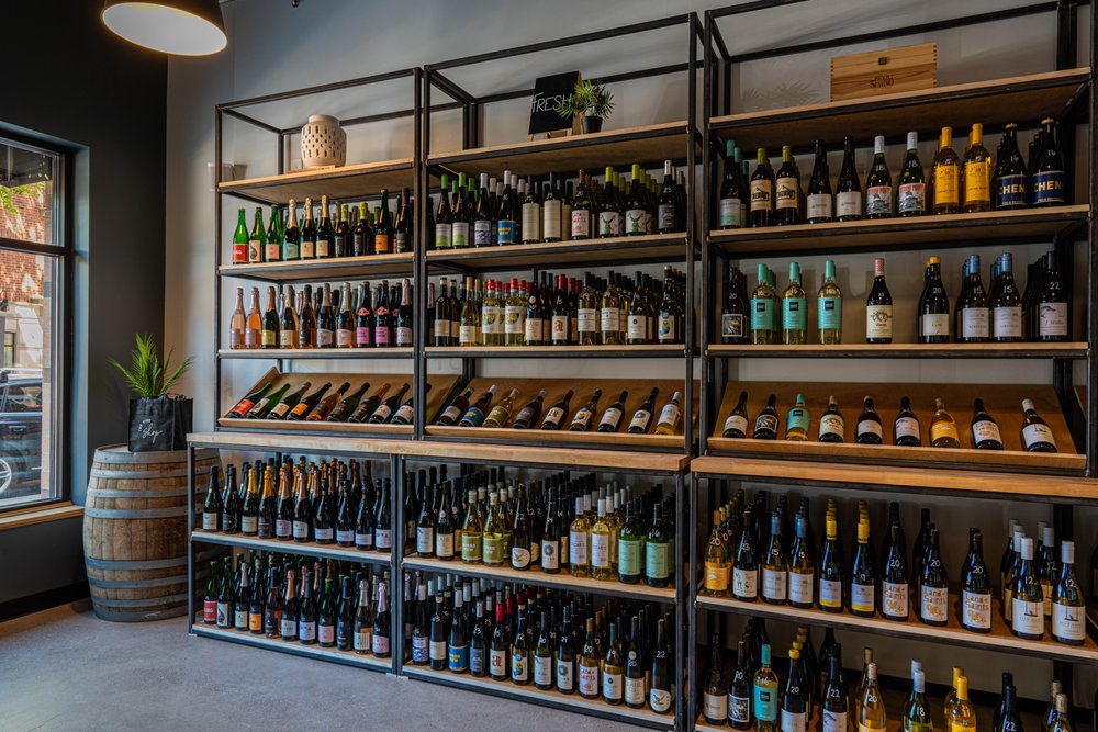 THE VINE SHOP 762 Main St, Hopkins, Minnesota Beer, Wine & Spirits