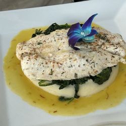 Chat 19 American Grill - Grilled salmon