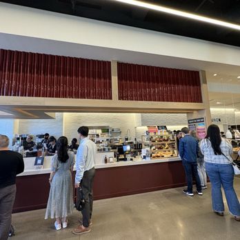 Erewhon - Grocery Near Me - Pasadena, California