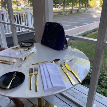 Merrill Inn - Private dining - Hotels Near Me - Prince Edward, Ontario