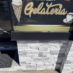 Sea Cliff Gelateria - Front of the cafe