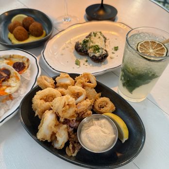 The River Oyster Bar - Fried calamari - Seafood Near Me - Miami, Florida The River Oyster Bar - Fried calamari - Seafood Near Me - Miami, Florida