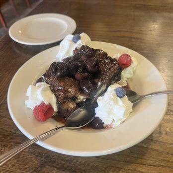 Mader's - German Near Me - Milwaukee, Wisconsin