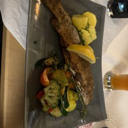 Seewirt Ecking - Forelle Müllerin mit Gemüse und Salzkartoffeln