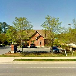 Shallowford Smiles - Exterior view of Chattanooga's #1 dental implants center Shallowford Smiles