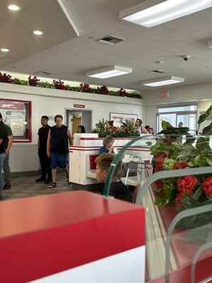 In-N-Out Burger by null