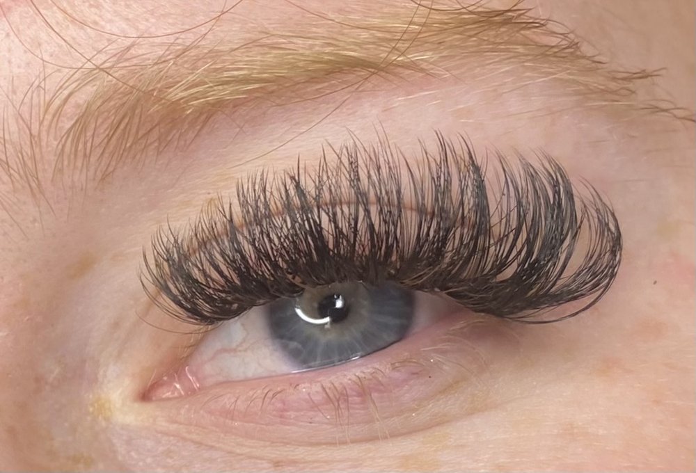 Lash Babes by V Logo