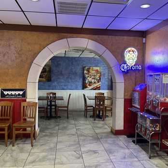 Beto’s Restaurant & Bar - Interior - Mexican Near Me - Austin, Texas Beto’s Restaurant & Bar - Interior - Mexican Near Me - Austin, Texas