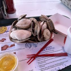 Wells Beach Lobster Pound - Top 3 order of steamers.