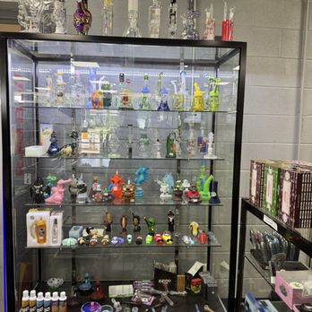 Royals Liquor - Smoke items - Beverage Store Near Me - Belleville, Illinois Royals Liquor - Smoke items - Beverage Store Near Me - Belleville, Illinois