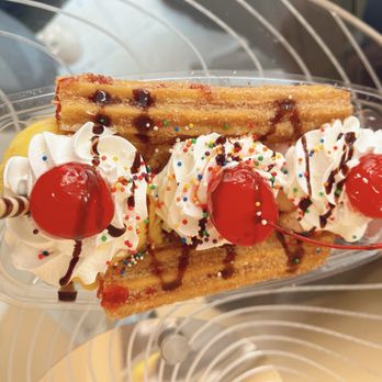 La Michoacana - Renton - Churro Split! - Ice Cream & Frozen Yogurt Near Me - Renton, Washington