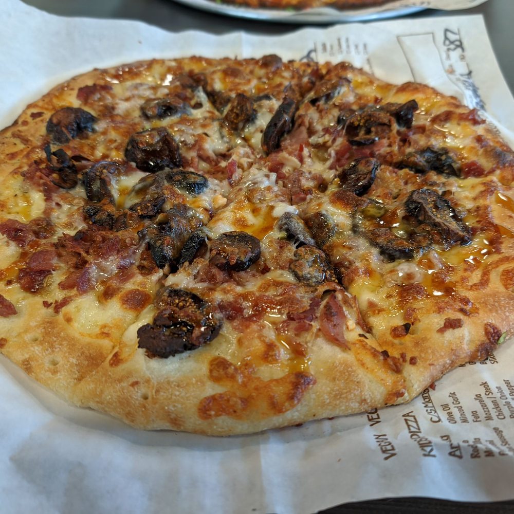 Pizza Artista - Fig-n awesome. Pretty excellent. - Pizza Near Me - Baton Rouge, Louisiana Pizza Artista - Fig-n awesome. Pretty excellent. - Pizza Near Me - Baton Rouge, Louisiana