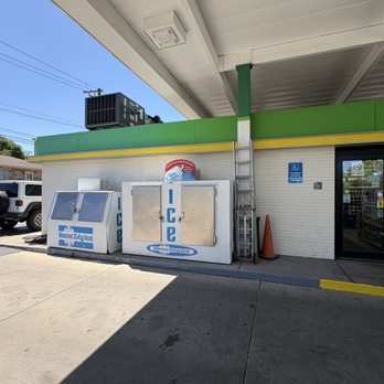 bp - Clean Curb Side Gas Stop - Gas Stations Near Me - Chicago, Illinois bp - Clean Curb Side Gas Stop - Gas Stations Near Me - Chicago, Illinois