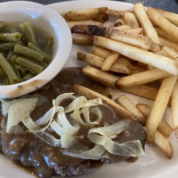 Dinner Bell Restaurant - Hamburger Steak, green beans and fries - Restaurants Near Me - Muleshoe, Texas