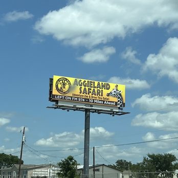 Aggieland Safari - Zoos Near Me - Bryan, Texas