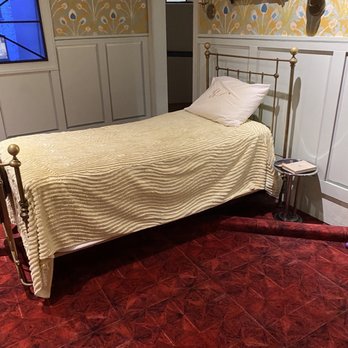 Hotel Greene - Decor - Mini Golf Near Me - Richmond, Virginia