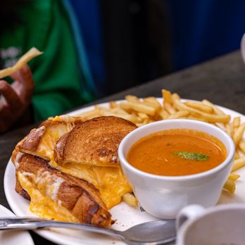 Fig Tree Cafe - Grilled Cheese & Tomato Bisque - Breakfast & Brunch Near Me - San Diego, California