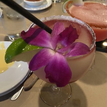 Vivo - Frozen margarita with sangria swirl - Tex-Mex Near Me - Austin, Texas