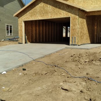 Mountain View Custom Builders - Front view of Ranch stlye. - General Contractors Near Me