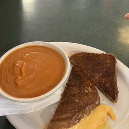 Grilled cheese w/ tomato basil soup Grilled cheese w/ tomato basil soup