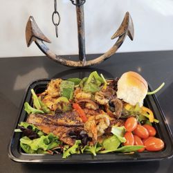 Fishbone Seafood Woodland Hills - The garden salad! Was so delicious!