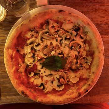 Mokus l'Ecureuil - Italian Near Me - Paris, 75