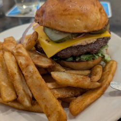 Upland Brewing - College Ave - American burger
