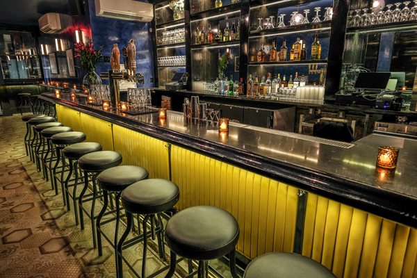 Bunton’s World Famous by null