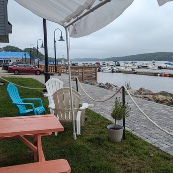 OystHERS Raw Bar & Bubbly - Back Eating Area - Live/Raw Food Near Me - Bath, Maine