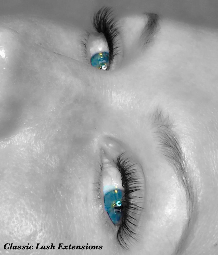 SyllyS of Switzerland Logo