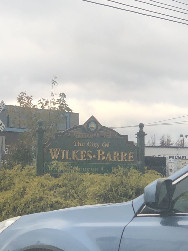 SAKS FIFTH AVENUE Updated August 2024 250 Highland Park Blvd