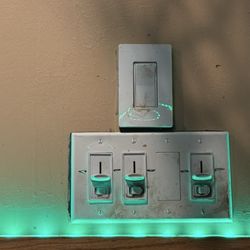 McClellands’s Public House - Great food, great atmosphere, but if the light switch looks like this, what must the kitchen look like. Clean it up,