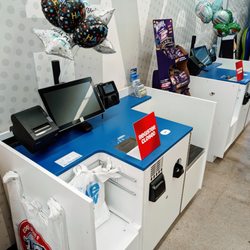 Five Below - Check-Out