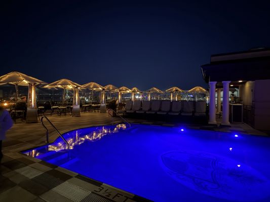 Pavilion Bar by null