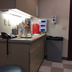 ONS - Orthopaedic & Neurosurgery Specialists - Nice, clean Doctor's office