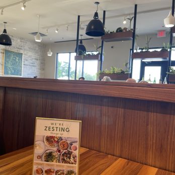 bellagreen - Dining area - Salad Near Me - Plano, Texas