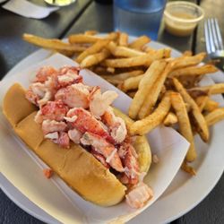 Bob's Seafood - Lobster roll