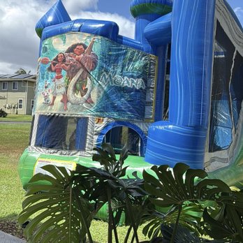 Warrior Bouncers - Blue crush castle combo w/ Moana Banner - Bounce House Rentals Near Me - Waipahu, Hawaii