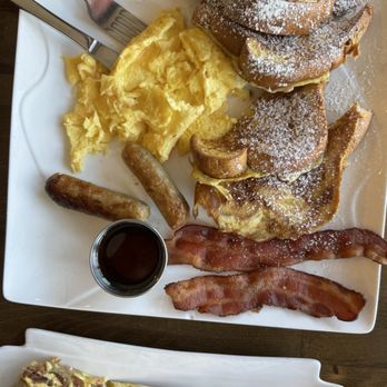 Vic's All Star Kitchen - American Near Me - Pleasanton, California