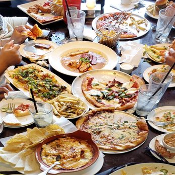 Yard House - Cheese queso dip, Margarita, BBQ. pepperoni, all meat pizza, Chicken fingers, chicken & Poke nachos, poke salad, Sliders Cheese Curls etc. - Vegetarian Near Me - Burbank, California Yard House - Cheese queso dip, Margarita, BBQ. pepperoni, all meat pizza, Chicken fingers, chicken & Poke nachos, poke salad, Sliders Cheese Curls etc. - Vegetarian Near Me - Burbank, California