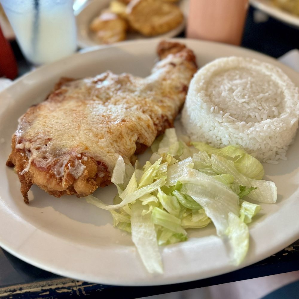 Chicken breast batter at the Milanesa Chicken breast batter at the Milanesa